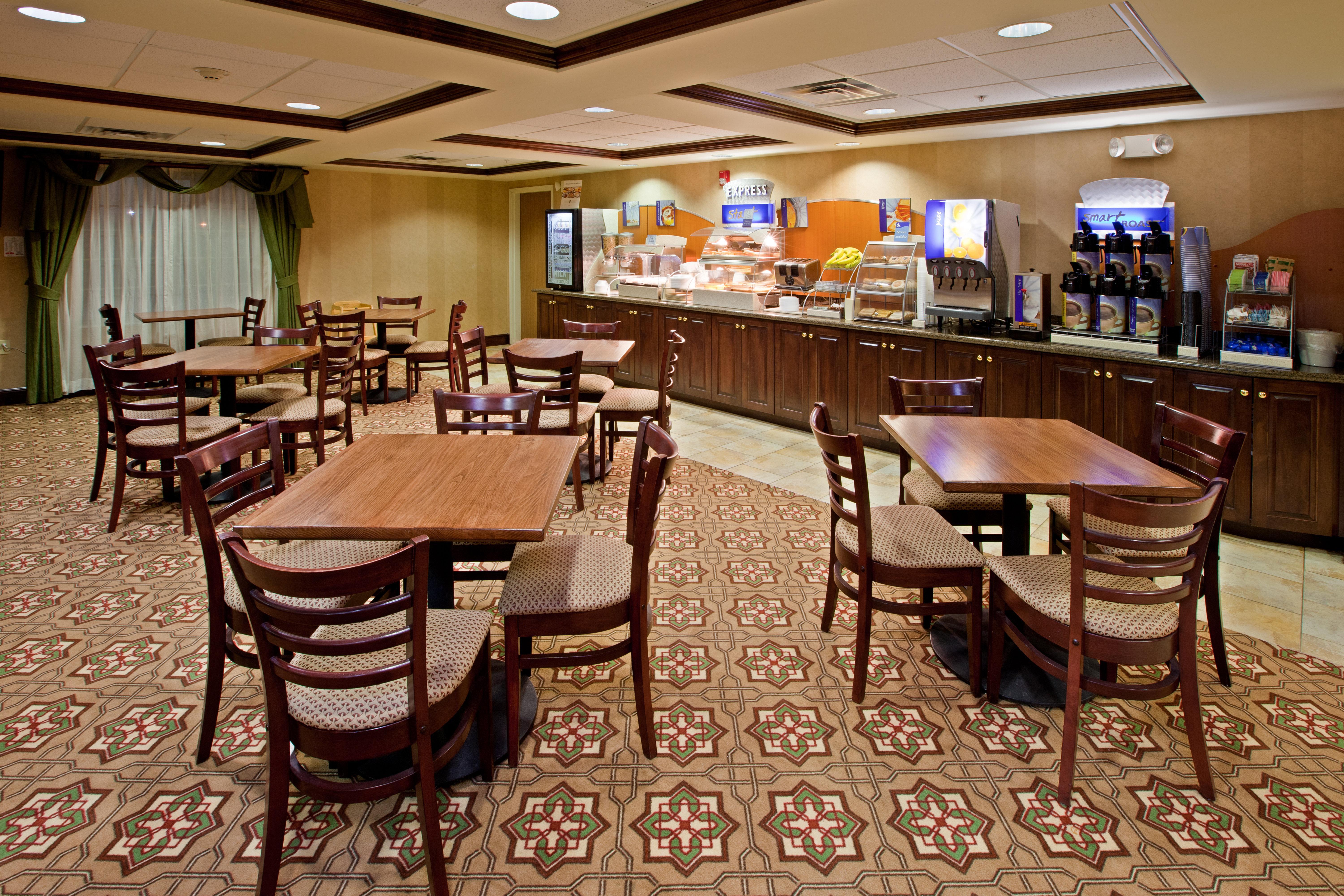 Holiday Inn Express Lebanon By Ihg Екстериор снимка