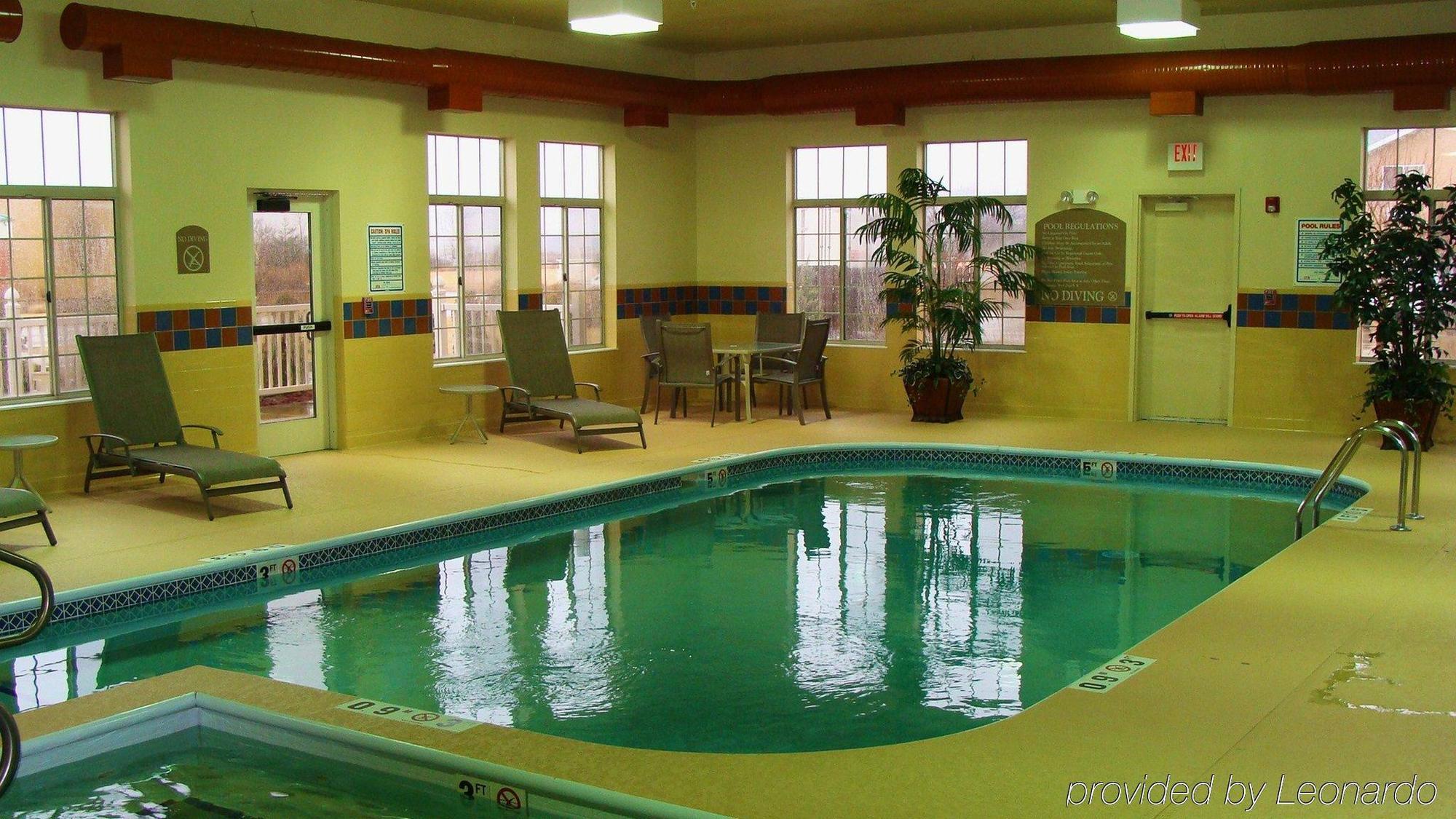 Holiday Inn Express Lebanon By Ihg Съоръжения снимка